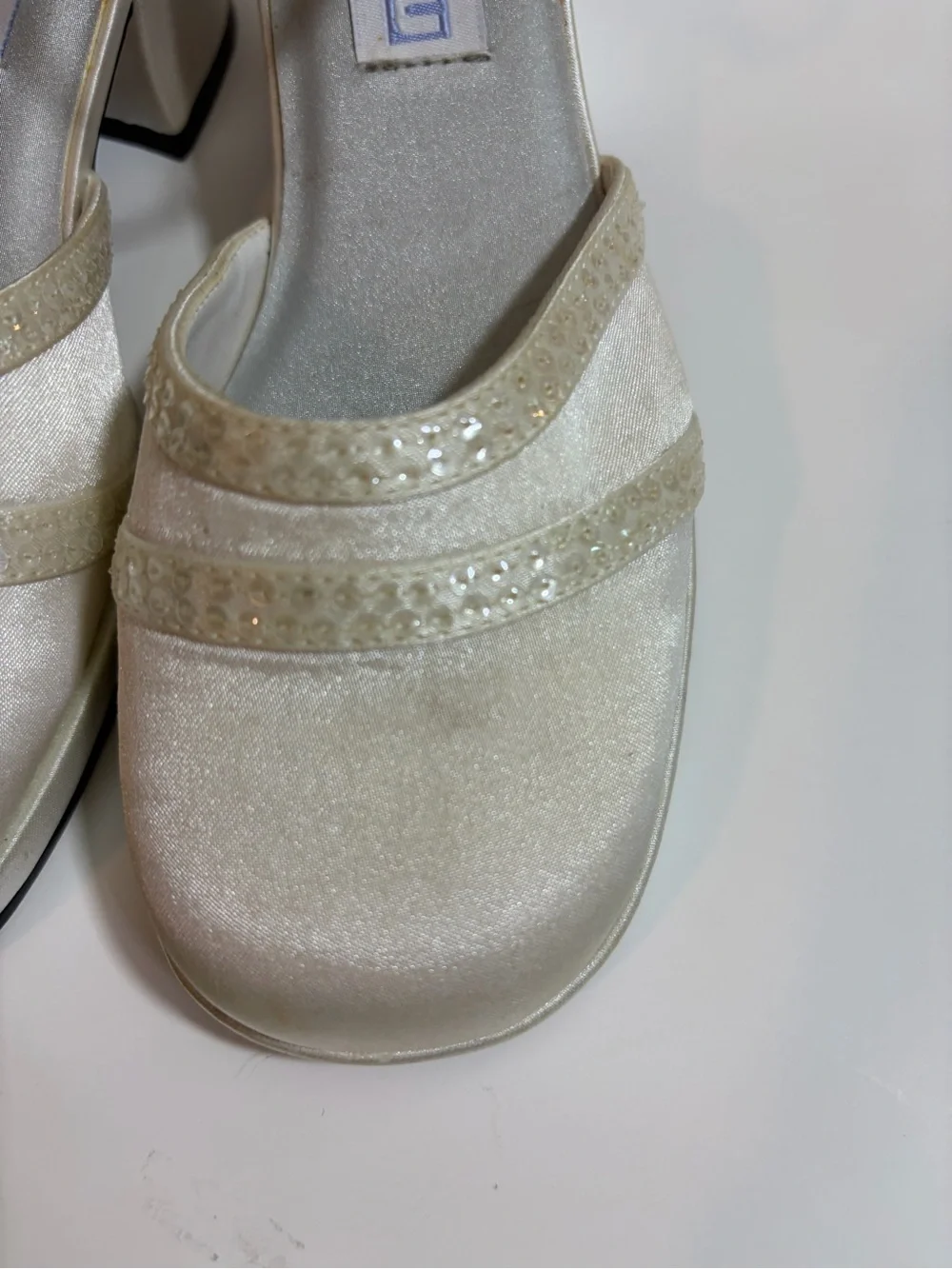 KRU Girls Elegant Ivory Satin Ankle-Strap  Dress Shoes 12.5 NIB